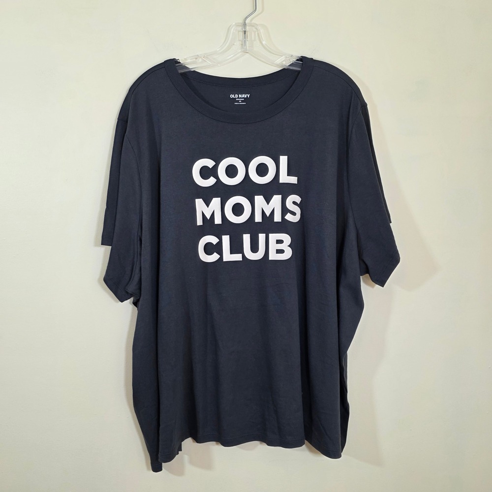 Old Navy Women NWT T-Shirt Cool Moms Club Graphic Everywear Charcoal Plus Sz 4X